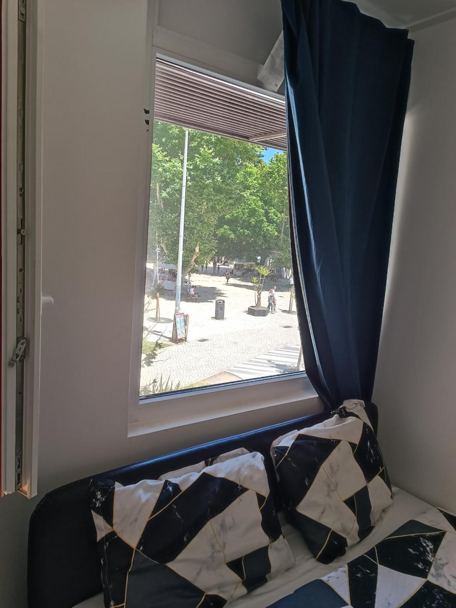 Plaza Caparica Hostel 코스타 다 카파리카 외부 사진